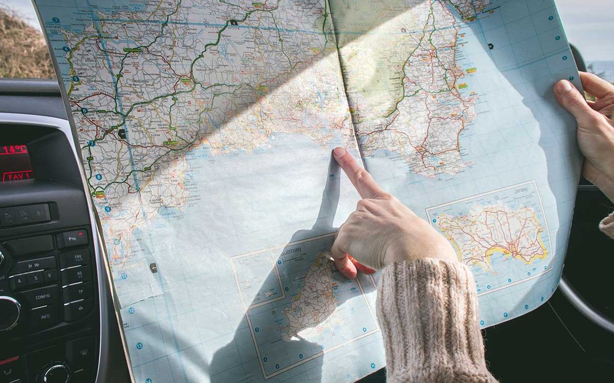 Entenda as ideias principais do livro Tribos, de Seth Godin, e descubra como a liderança e as comunidades impulsionam marcas. Blog da Cone Island